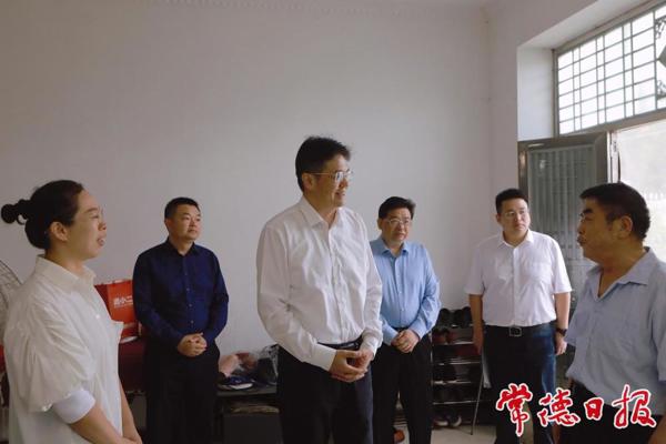 罗毅君下沉接访并调度领办包案信访事项