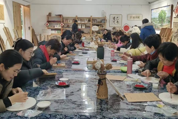 【银龄风采】市委老干部局举办“传承非遗文化·共绽巾帼芳华”“三八”国际妇女节活动