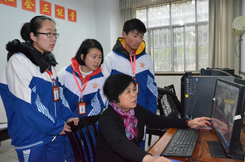 给小记者演示网站后台编辑操作